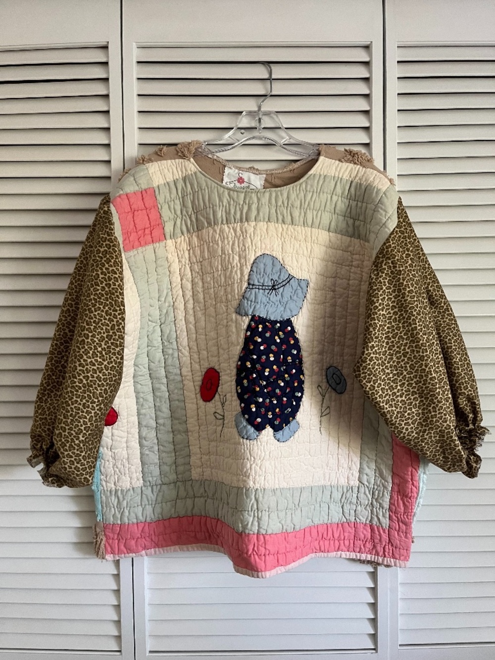 Vintage Salvaged Threads custom quilted pullover with chenille women’s small
